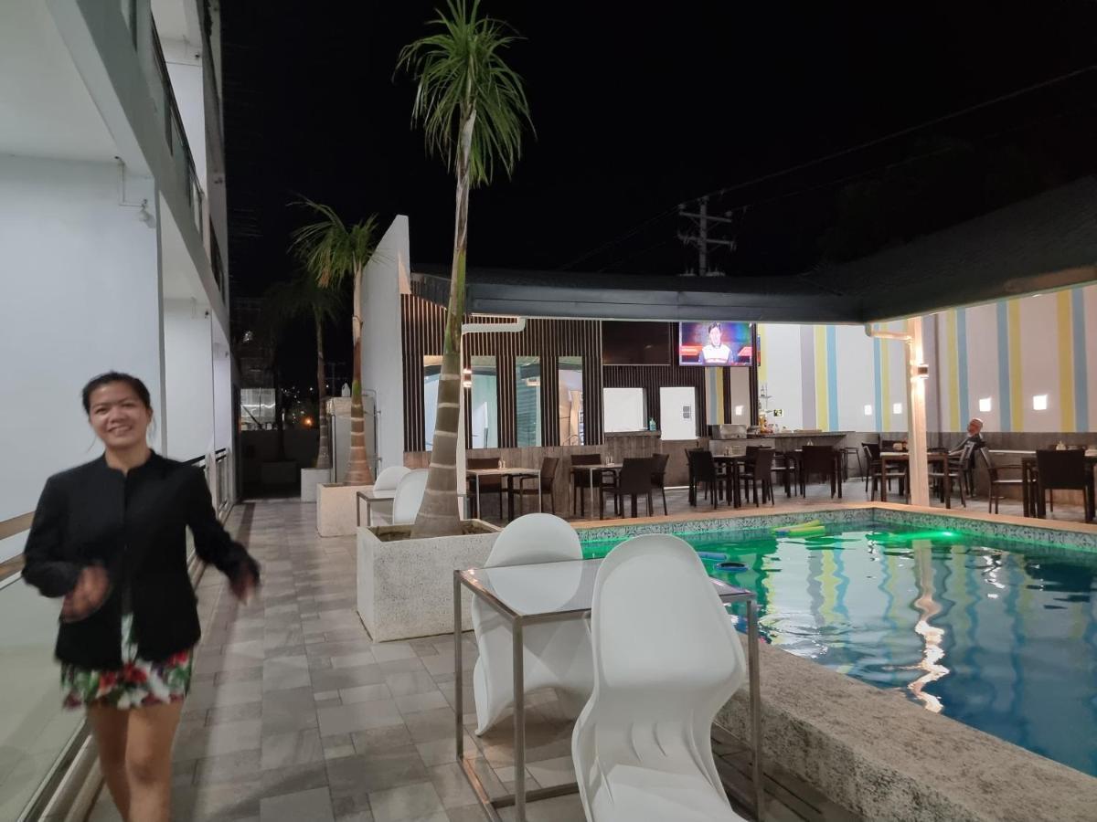 Chequers Suites Subic Bay Olongapo Exterior foto