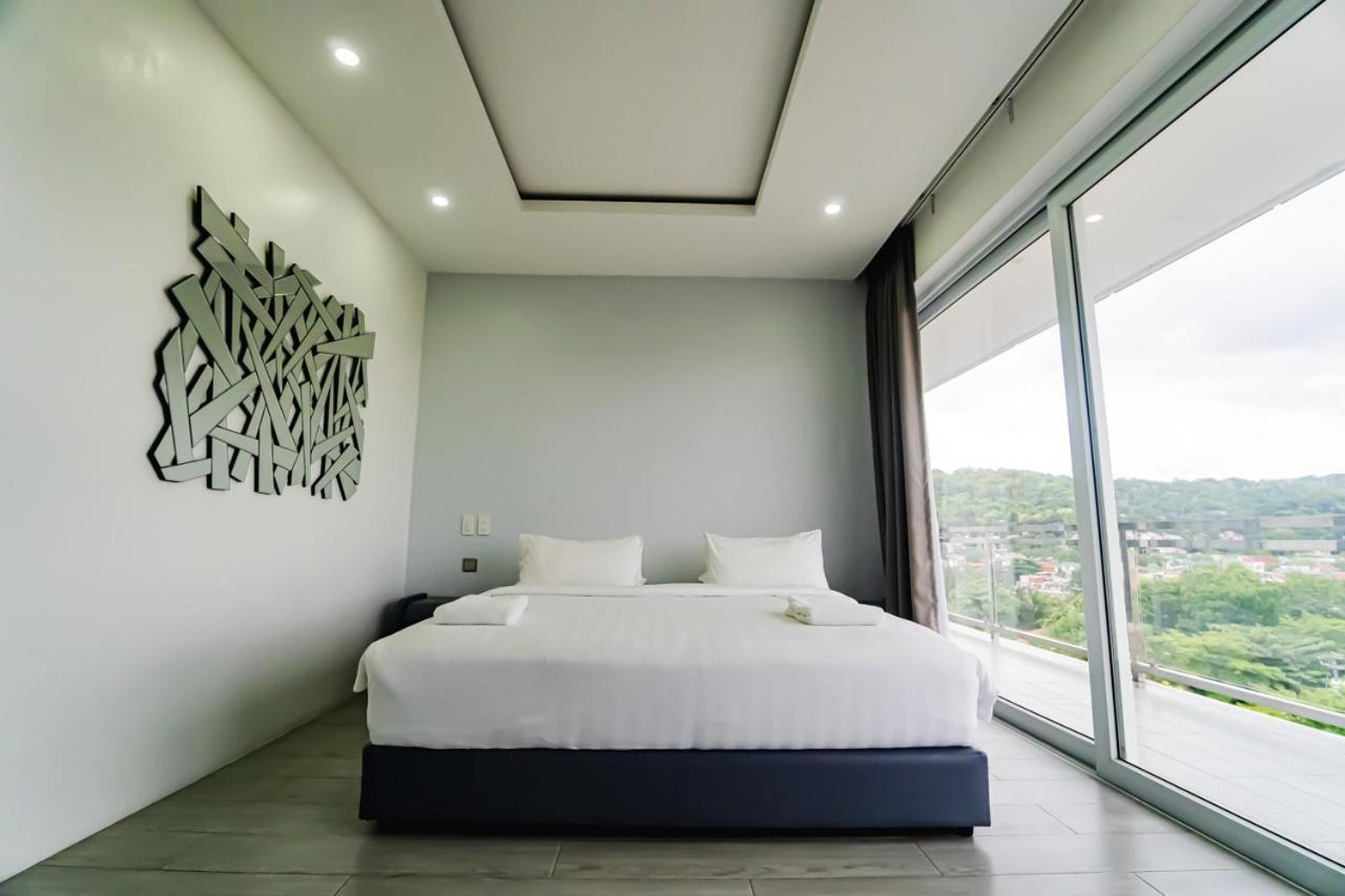 Chequers Suites Subic Bay Olongapo Exterior foto