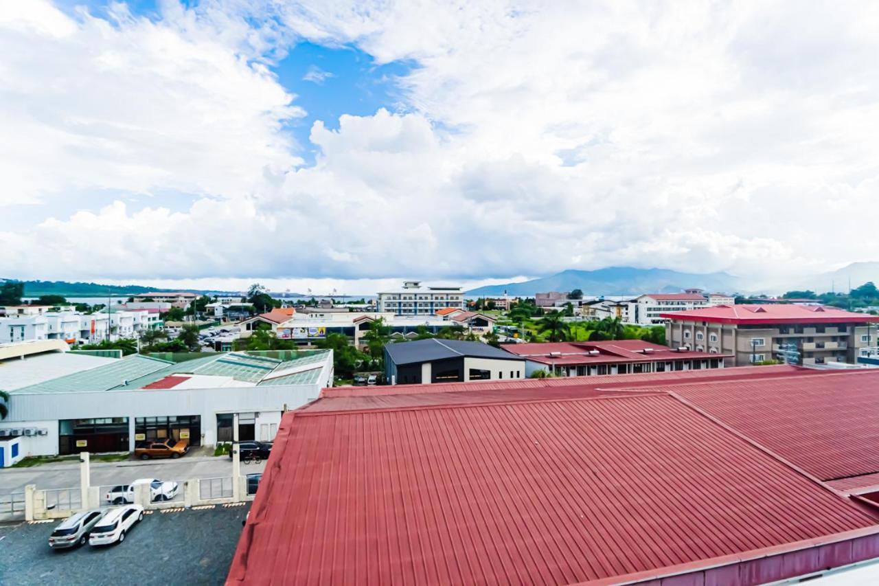 Chequers Suites Subic Bay Olongapo Exterior foto